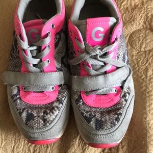 Casual Guess tennis shoe